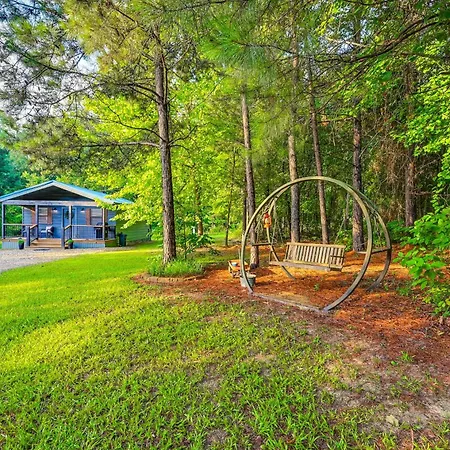 Serene Broken Bow Cabin With Fire Pit And Gas Grill!